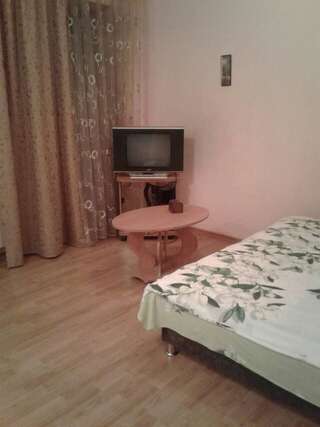 Апартаменты Красивые студии в центре рядом Менора, Мост-Сити, Пассаж Днепр Номер-студио с балконом-3