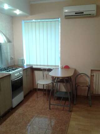 Апартаменты Красивые студии в центре рядом Менора, Мост-Сити, Пассаж Днепр Номер-студио с балконом-5